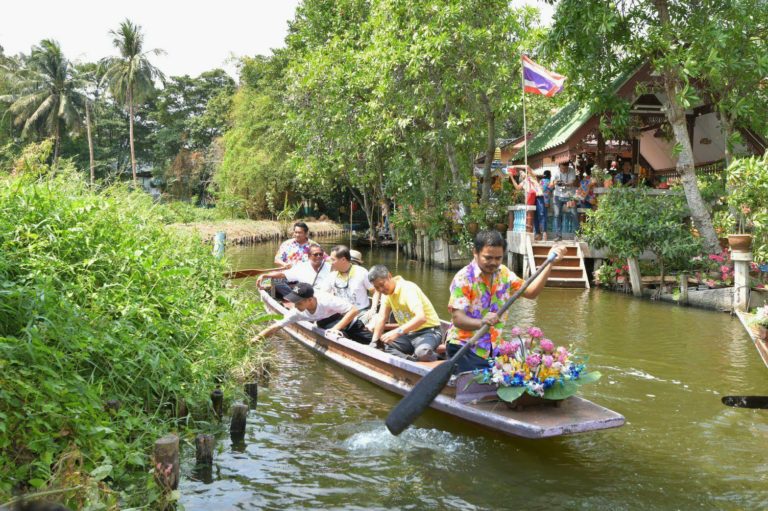 วันอนุรักษ์ฉลามวาฬสากล : วีระศักดิ์ โควสุรัตน์