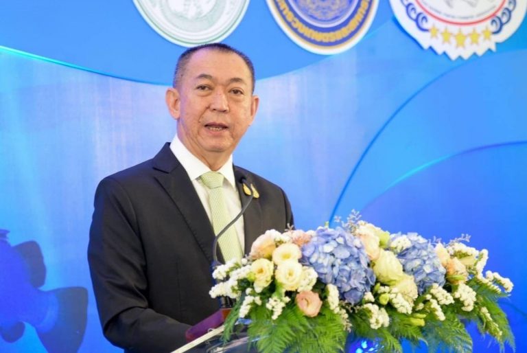 “เฉลิมชัย”ผลักดันประจวบคีรีขันธ์ขึ้นชั้นเมืองหลวงสัปปะรดโลก เร่งตั้งศูนย์พัฒนาสัปปะรดภายในปีนี้