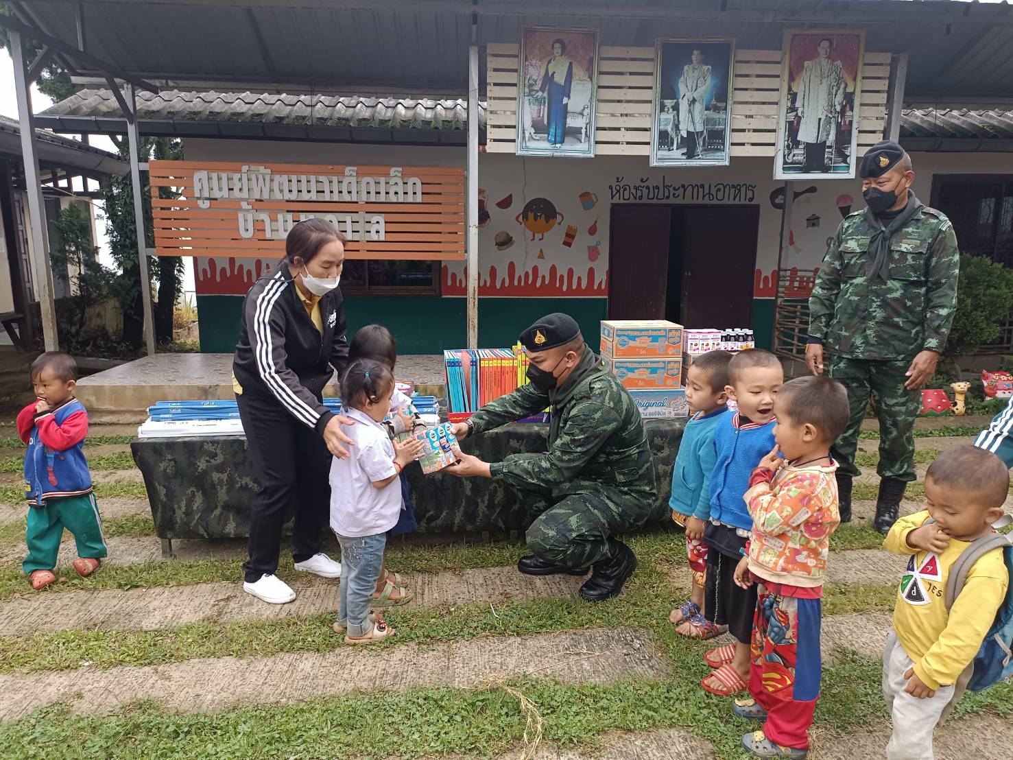 ทหารผาเมือง ส่งเสริมการเรียนรู้และความเป็นอยู่ให้เด็กนักเรียนในถิ่นทุรกันดาร
