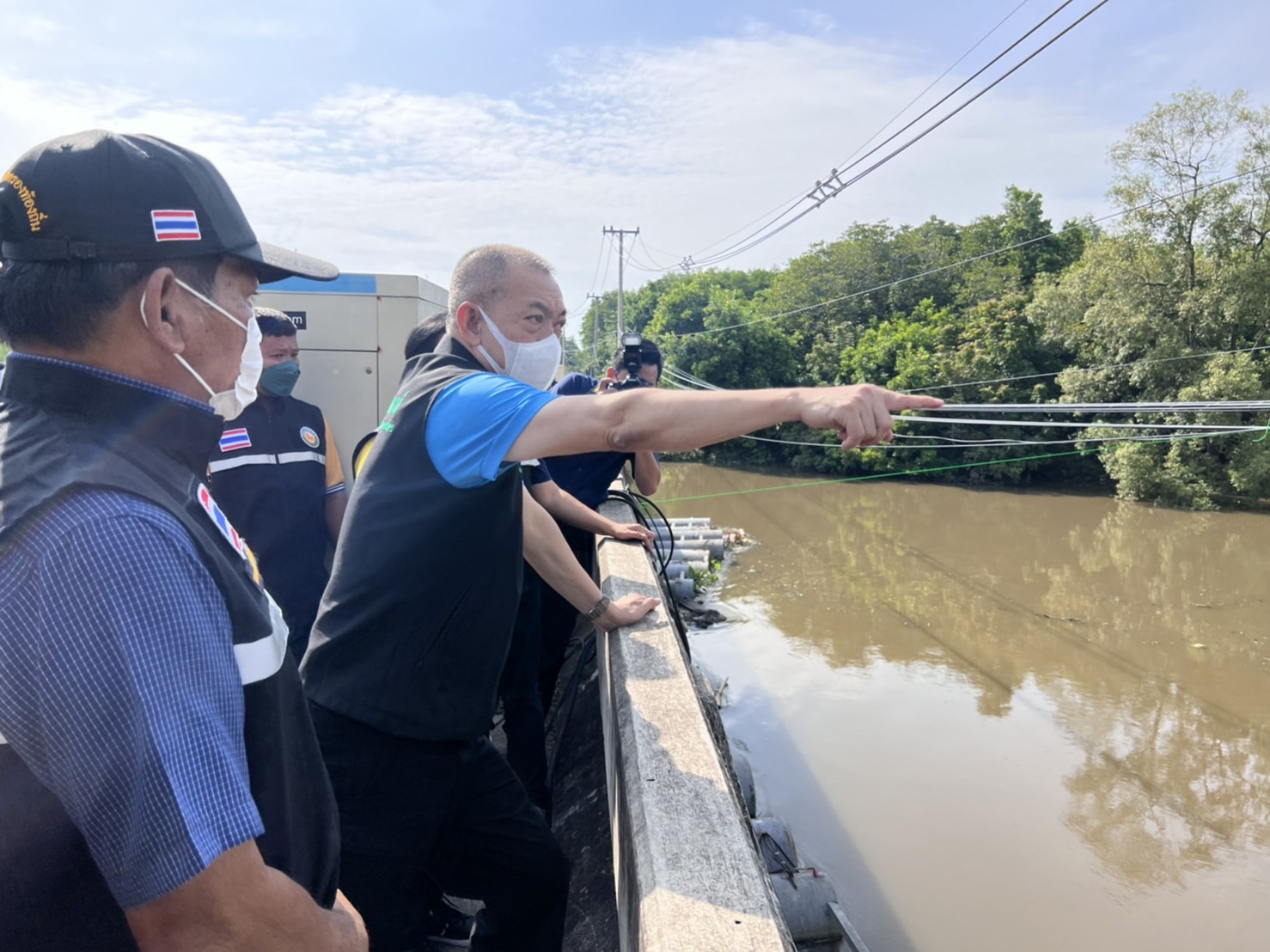 “เฉลิมชัย” ลุยตรวจความพร้อมป้องกันน้ำท่วมเพชรบุรี