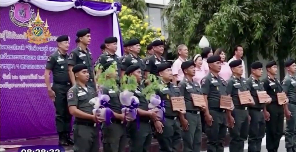 “ผบช ตชด.”มอบต้นกล้าจามจุรี ทรงปลูกเตรียมปลูกพร้อมกันทั่วประเทศ 444 ต้น เฉลิมพระเกียรติฯโอกาสวันคล้ายวันพระราชสมภพ สมเด็จพระเทพฯ “ผบช ตชด.”มอบต้นกล้าจามจุรี ทรงปลูกเตรียมปลูกพร้อมกันทั่วประเทศ 444 ต้น เฉลิมพระเกียรติฯโอกาสวันคล้ายวันพระราชสมภพ สมเด็จพระเทพฯ