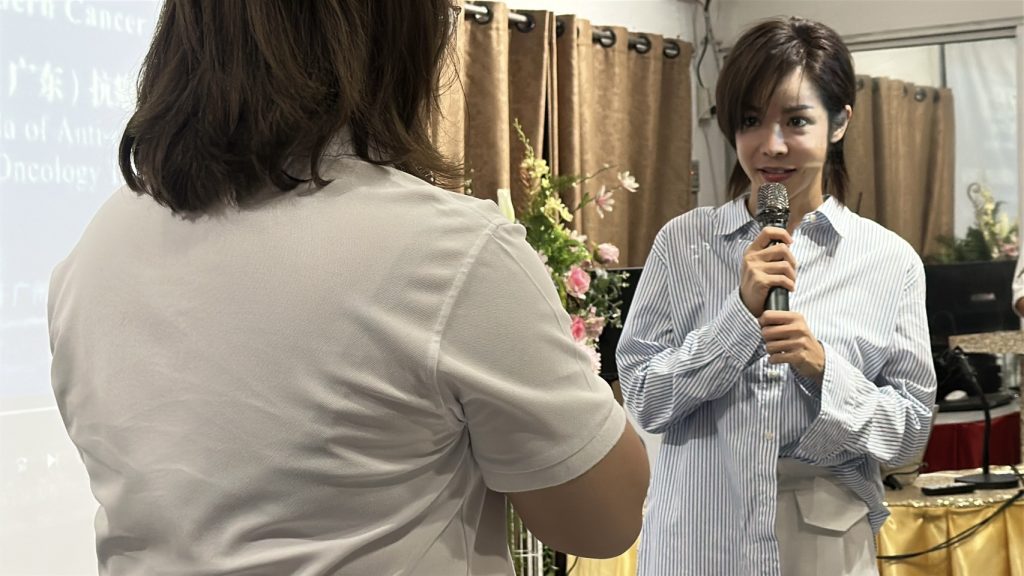 "นุ๊ก สุทธิดา” อัพเดทป่วยมะเร็งไทรอยด์ ก่อนเลือกรักษาต่อรพ.มะเร็งสมัยใหม่ฯ ประเทศจีน "นุ๊ก สุทธิดา” อัพเดทป่วยมะเร็งไทรอยด์ ก่อนเลือกรักษาต่อรพ.มะเร็งสมัยใหม่ฯ ประเทศจีน