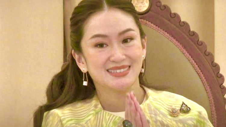 ”นายกฯ “ นั่งหัวโต๊ะประชุมหัวหน้าส่วนราชการ ดีใจที่ได้ร่วมงาน แม้บางคนใกล้เกษียณ พร้อมย้ำ “นายกฯ อิงค์” เข้าถึงไม่ยาก หากอยากหารือ ขอเพียงแค่นัดมา