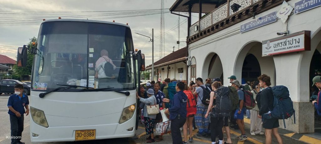 “สุริยะ” ห่วงสถานการณ์น้ำท่วมเชียงใหม่ สั่งการรถไฟฯ ประสานขนส่ง จัดรถอำนวยความสะดวกการเดินทางให้ประชาชน กำชับต้องถึงจุดหมายอย่างปลอดภัย “สุริยะ” ห่วงสถานการณ์น้ำท่วมเชียงใหม่ สั่งการรถไฟฯ ประสานขนส่ง จัดรถอำนวยความสะดวกการเดินทางให้ประชาชน กำชับต้องถึงจุดหมายอย่างปลอดภัย