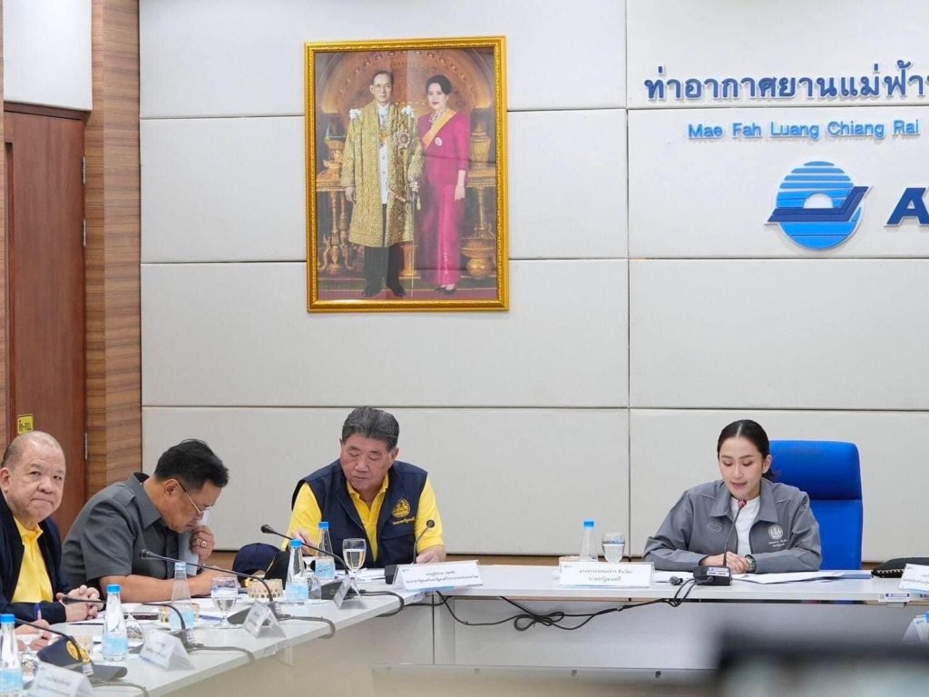 ‘นายกฯอิ๊งค์’ ยก ครม. ช่วยผู้ประสบภัย น้ำท่วมเชียงราย ชมเปาะ มท.เยียวยาเร็ว 3,000 ครอบครัว ‘คลัง’ เตรียมออก soft loan ช่วย ขณะ ‘พาณิชย์’ เตรียมสินค้าธงฟ้าแบ่งเบาภาระประชาชน ‘นายกฯอิ๊งค์’ ยก ครม. ช่วยผู้ประสบภัย น้ำท่วมเชียงราย ชมเปาะ มท.เยียวยาเร็ว 3,000 ครอบครัว ‘คลัง’ เตรียมออก soft loan ช่วย ขณะ ‘พาณิชย์’ เตรียมสินค้าธงฟ้าแบ่งเบาภาระประชาชน