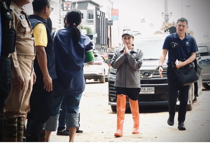 นักเสี่ยงโชคขอส่อง “เลขเด็ด” ทะเบียนรถนายกฯ อิ๊งค์ ลงพื้นที่ “น้ำท่วมเชียงราย”