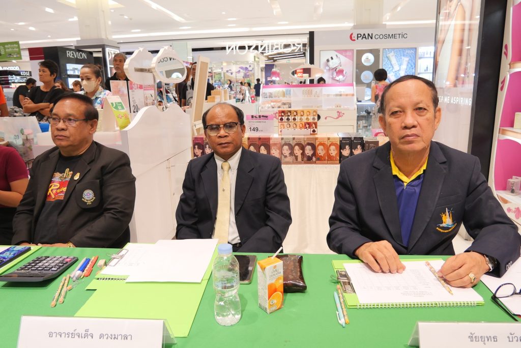 สว.จำลอง อนันตสุข นำสองสมาชิกวุฒิสภาเลือดสุพรรณร่วมงานเสวนา “สุพรรณบุรี เมืองสร้างสรรค์ด้านดนตรี” พร้อมเป็นประธานเปิดโครงการประกวดการขับร้องเพลงลูกทุ่ง เฉพาะงานเพลงของ สายัณห์ สัญญา สว.จำลอง อนันตสุข นำสองสมาชิกวุฒิสภาเลือดสุพรรณร่วมงานเสวนา “สุพรรณบุรี เมืองสร้างสรรค์ด้านดนตรี” พร้อมเป็นประธานเปิดโครงการประกวดการขับร้องเพลงลูกทุ่ง เฉพาะงานเพลงของ สายัณห์ สัญญา