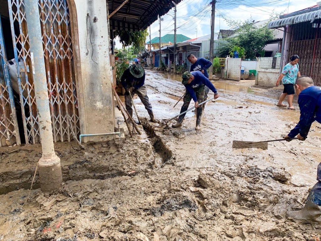 หน่วยบัญชาการต่อสู้อากาศยานและรักษาฝั่ง “ ระดมพล เร่งฟื้นฟู ” บ้านพักอาศัย ในเขตพื้นที่ อำเภอแม่สาย จังหวัดเชียงราย หน่วยบัญชาการต่อสู้อากาศยานและรักษาฝั่ง “ ระดมพล เร่งฟื้นฟู ” บ้านพักอาศัย ในเขตพื้นที่ อำเภอแม่สาย จังหวัดเชียงราย