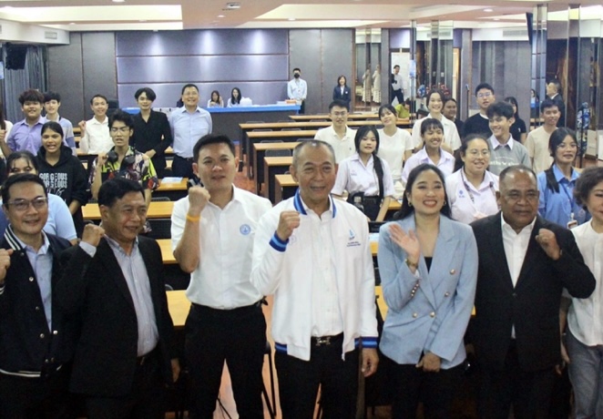  ‘เฉลิมชัย’ เปิดโครงการ ‘พระแม่พาติว’ นำประชาธิปัตย์เป็นผู้ “สร้างโอกาส เพิ่มโอกาส ให้โอกาส” พร้อมย้ำเจตนารมณ์ ปชป. ให้ความสำคัญการศึกษา ไม่สร้างภาพ ไม่ทำเพื่อหาเสียง แต่แสดงจุดยืนและหลักการ 