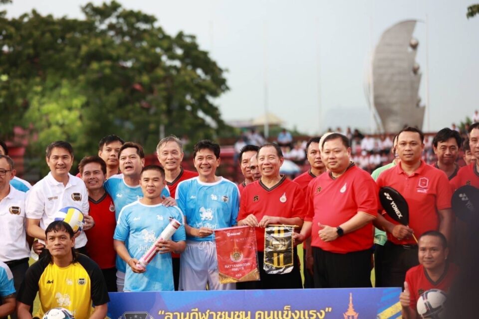 สิงห์ออลสตาร์ ฟาดแข้งทีม มทร.รัตนโกสินทร์ หาเงินสร้างลานกีฬาชุมชน