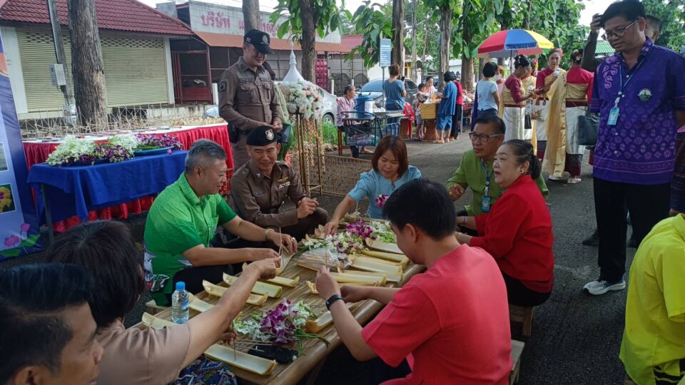 เทศบาลเมืองเขลางค์นคร ผลิตสะเปาขนาดเล็กร่วมสืบสานประเพณีที่ดีงาม ในงานล่องสะเปาและของดีเมืองเขลางค์นคร ซึ่งชุนชนเหล่านี้จะจัดขึ้นก่อนทุกครั้งหลังวันออกพรรษา