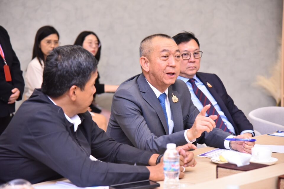 “เฉลิมชัย” เร่งแก้ PM 2.5 จับมือ “ผู้ว่าฯ กทม.-ขนส่งฯ” ปฏิบัติการเข้มขจัดฝุ่น