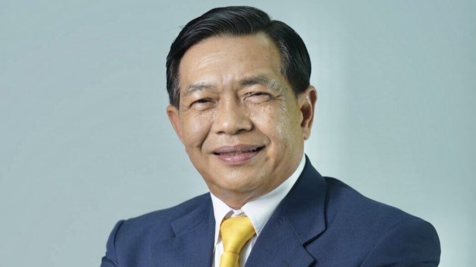 “อลงกรณ์”หนุน”พีระพันธุ์”ขจัดผูกขาดพลังงาน โพสต์วาทะดัง You will never walk alone