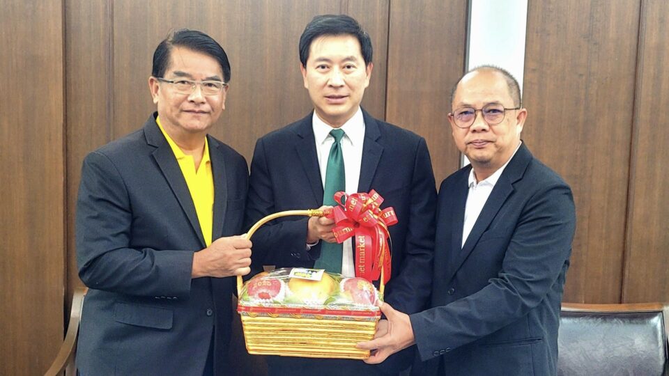 ประธาน​ชมรม​ช่างภาพ​การเมืองเข้าอวยพรเลขานุการผู้ว่าฯกทม เนื่องในปีใหม่ 2568