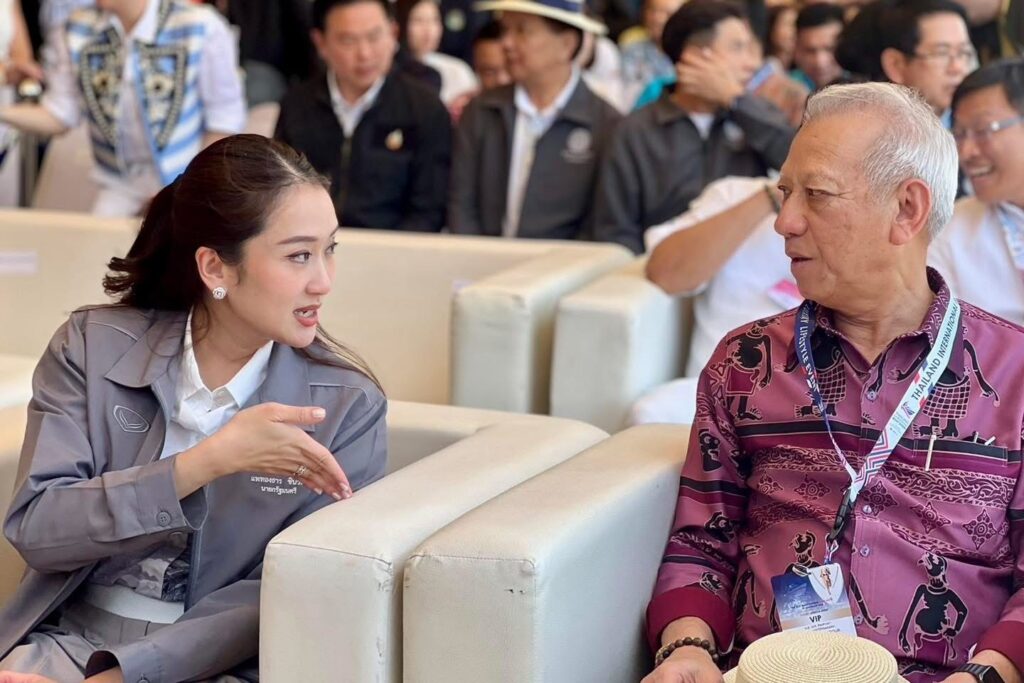 นายกฯ เปิดงานแสดงเรือนานาชาติแห่งประเทศไทย และลักซ์ชูรี่ไลฟ์สไตล์ ระบุ เคยทำงานเอกชนเข้าใจนักธุรกิจ พร้อมช่วยเคลียร์ความยุ่งยาก หนุนธุรกิจทางน้ำ - ท่องเที่ยวภูเก็ต นายกฯ เปิดงานแสดงเรือนานาชาติแห่งประเทศไทย และลักซ์ชูรี่ไลฟ์สไตล์ ระบุ เคยทำงานเอกชนเข้าใจนักธุรกิจ พร้อมช่วยเคลียร์ความยุ่งยาก หนุนธุรกิจทางน้ำ - ท่องเที่ยวภูเก็ต