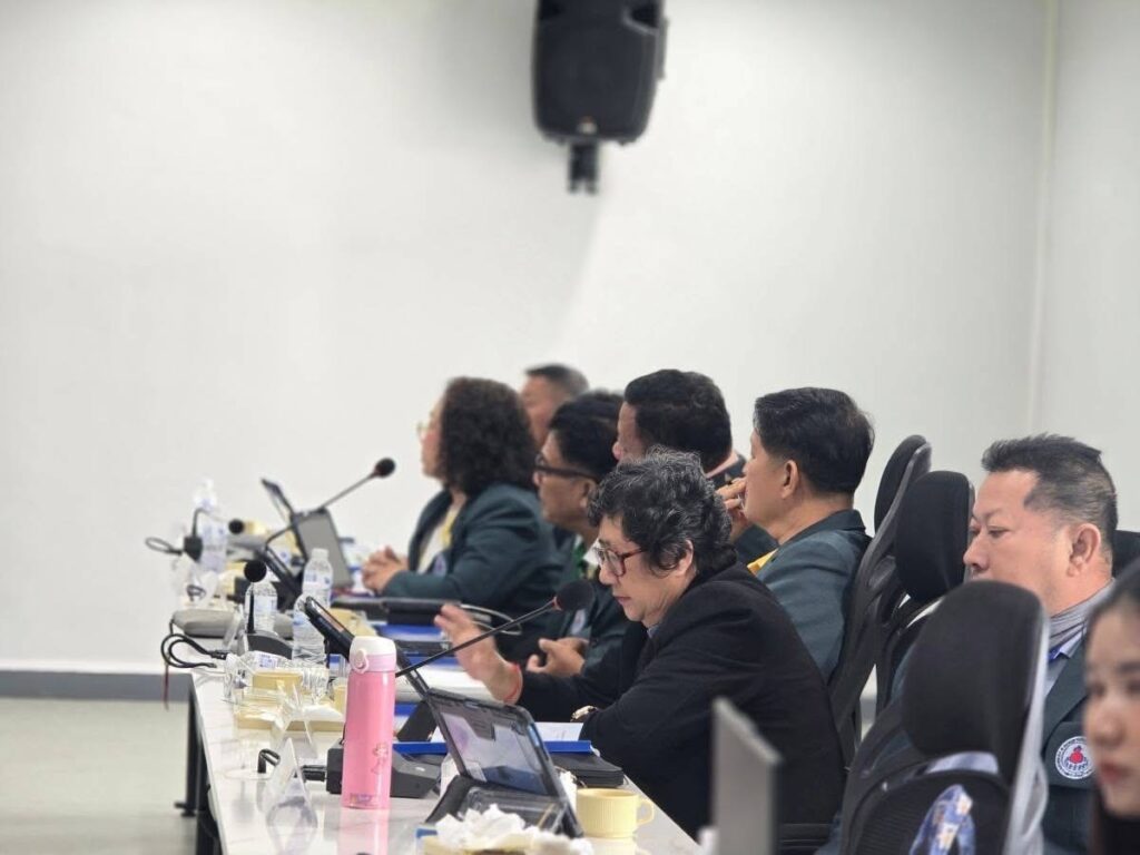 “เดชอิศม์-รมช.สธ.” นำประชุมสมาคมฌาปนกิจฯ อสม. เดินหน้า“รวมพลัง อสม.เป็นหนึ่งเดียว” “เดชอิศม์-รมช.สธ.” นำประชุมสมาคมฌาปนกิจฯ อสม. เดินหน้า“รวมพลัง อสม.เป็นหนึ่งเดียว”