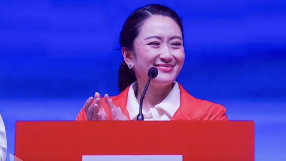 ‘แพทองธาร‘ ปราศรัยช่วยผู้สมัครนายก อบจ.นครพนม บอกพูดอะไรได้ไม่มาก โดนมองจับผิด ตอนนี้นักร้องเสียงดีเยอะ ‘แพทองธาร‘ ปราศรัยช่วยผู้สมัครนายก อบจ.นครพนม บอกพูดอะไรได้ไม่มาก โดนมองจับผิด ตอนนี้นักร้องเสียงดีเยอะ