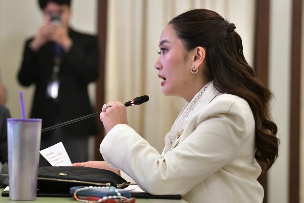 นายกฯ ประชุมติดตามการแก้ปัญหาฝุ่น PM 2.5 ย้ำหน่วยงานเร่งอัปเดตข้อมูล สร้างความมั่นใจให้ประชาชน นายกฯ ประชุมติดตามการแก้ปัญหาฝุ่น PM 2.5 ย้ำหน่วยงานเร่งอัปเดตข้อมูล สร้างความมั่นใจให้ประชาชน