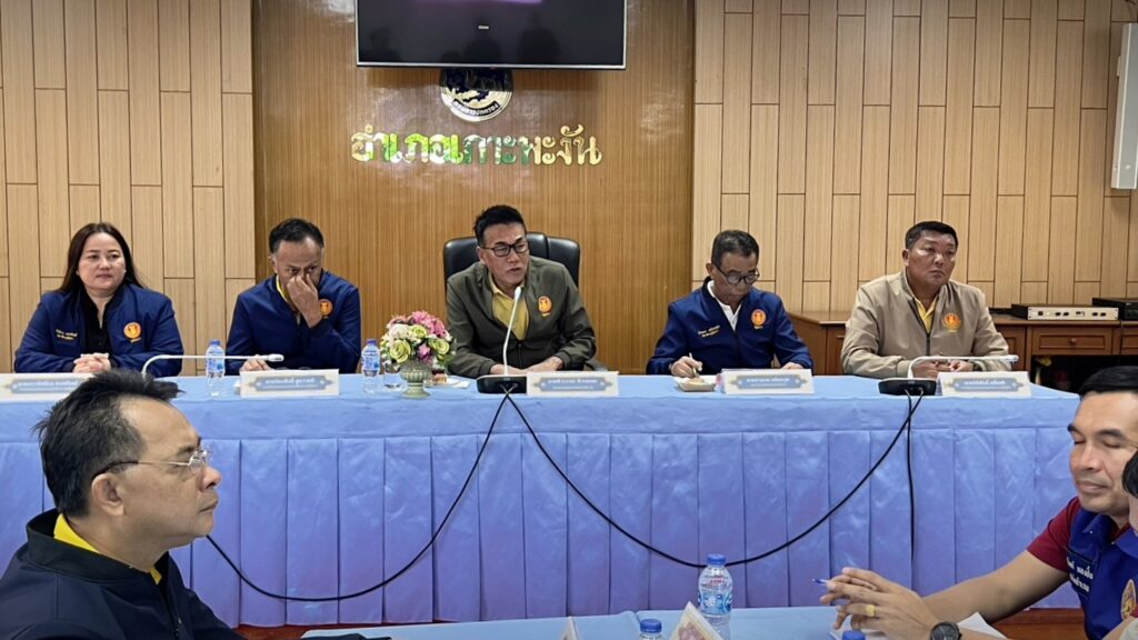 กมธ.สิ่งแวดล้อม วุฒิสภา ตรวจสอบพื้นที่เกาะพะงัน ไม่พบชาวต่างชาติยึดพื้นที่อุทยานจัดคอนเสิร์ต กมธ.สิ่งแวดล้อม วุฒิสภา ตรวจสอบพื้นที่เกาะพะงัน ไม่พบชาวต่างชาติยึดพื้นที่อุทยานจัดคอนเสิร์ต