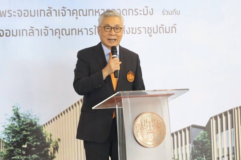 'ดร.เอ้' ส่งมอบอาคาร "โรงพยาบาลพระจอมเกล้าเจ้าคุณทหาร" เพื่อให้บริการคนไทย 'ดร.เอ้' ส่งมอบอาคาร "โรงพยาบาลพระจอมเกล้าเจ้าคุณทหาร" เพื่อให้บริการคนไทย