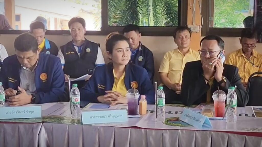 “ชีวะภาพ” นำทีมสว.รับฟังทุกข์ชาวชัยนาท แก้ปัญหาขาดแคลนน้ำ “ชีวะภาพ” นำทีมสว.รับฟังทุกข์ชาวชัยนาท แก้ปัญหาขาดแคลนน้ำ