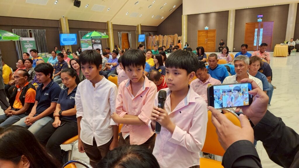 "ชีวะภาพ" นำทัพสว.พบชาวสุพรรณบุรี ผลักดันกฎหมายยกระดับคุณภาพชีวิตเกษตรกร "ชีวะภาพ" นำทัพสว.พบชาวสุพรรณบุรี ผลักดันกฎหมายยกระดับคุณภาพชีวิตเกษตรกร