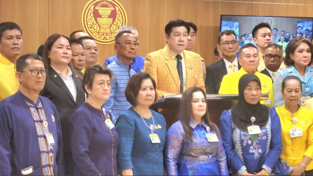 สว.รวมพลัง จี้ รัฐบาล ถอนร่างพ.ร.บ.เอ็นเตอร์เทนเมนต์ฯ แนะทำประชามติชี้ขาด สว.รวมพลัง จี้ รัฐบาล ถอนร่างพ.ร.บ.เอ็นเตอร์เทนเมนต์ฯ แนะทำประชามติชี้ขาด