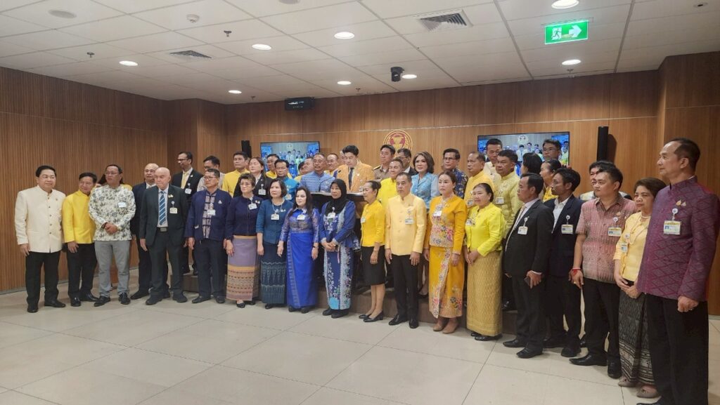 สว.รวมพลัง จี้ รัฐบาล ถอนร่างพ.ร.บ.เอ็นเตอร์เทนเมนต์ฯ แนะทำประชามติชี้ขาด สว.รวมพลัง จี้ รัฐบาล ถอนร่างพ.ร.บ.เอ็นเตอร์เทนเมนต์ฯ แนะทำประชามติชี้ขาด