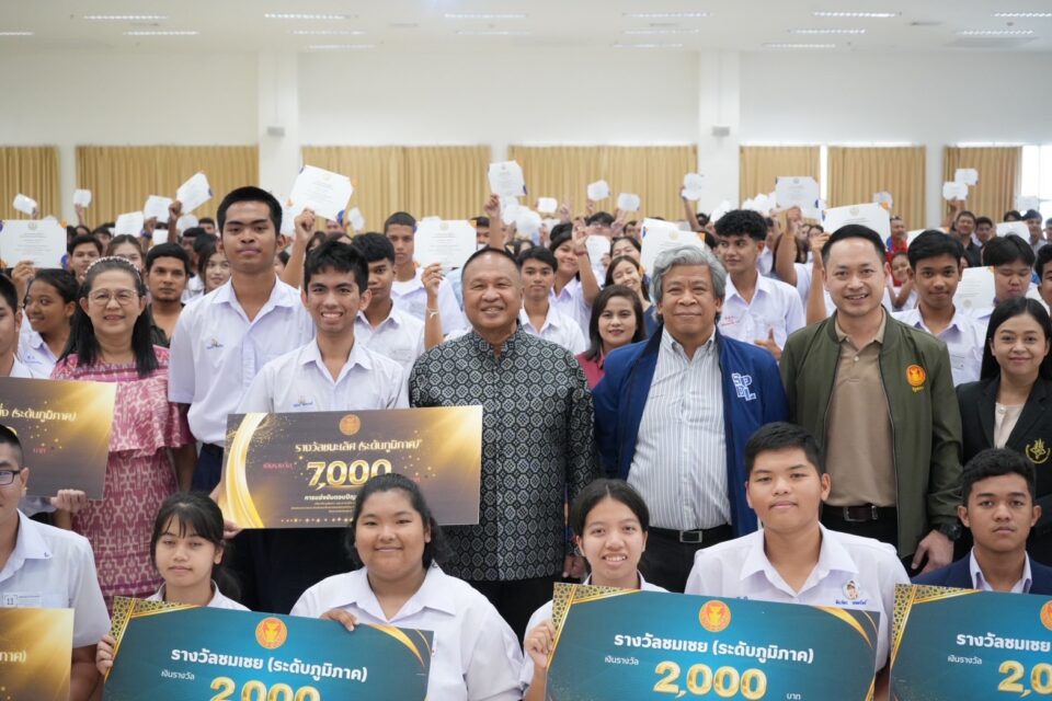 วิทยาศาสตร์จุฬาภรณฯคว้าแชมป์ ‘แฟนพันธุ์แท้วุฒิสภา’ ภาคใต้