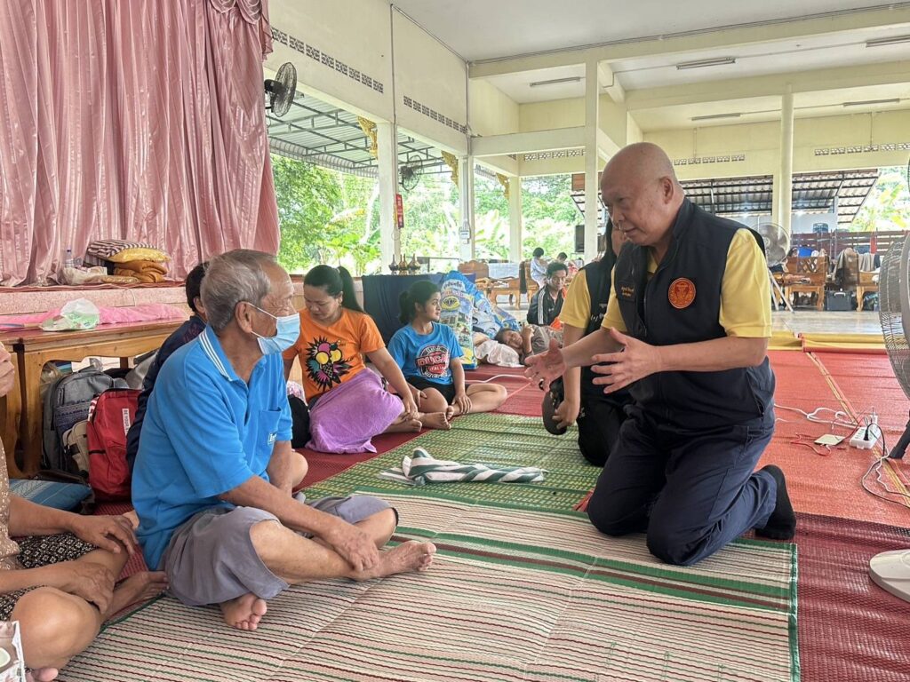 ประธานกมธ.ท่องเที่ยวกีฬา สว.ลงพื้นที่ศูนย์ช่วยเหลือประชาชนในจังหวัดตราด กมธ.สว.ลงพื้นที่ศูนย์ช่วยเหลือประชาชนในจังหวัดตราด