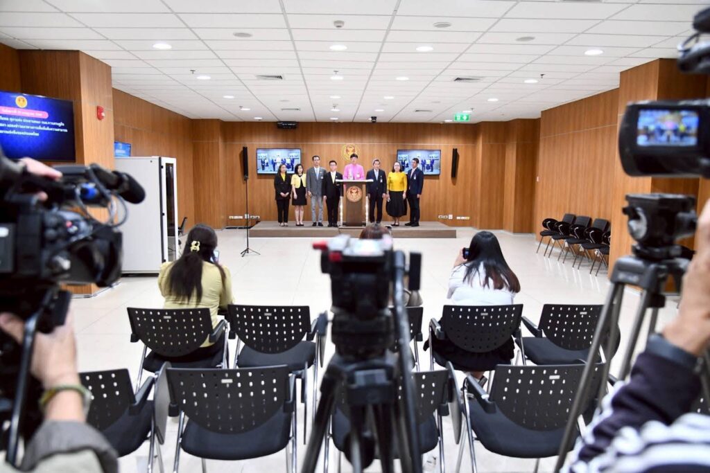 กมธ.สว.ห่วงศึกชายแดนฉุดเศรษฐกิจ! ชี้แรงงานกัมพูชาบ้านกระทบหนัก จี้รัฐเร่งเยียวยา กมธ.สว.ห่วงศึกชายแดนฉุดเศรษฐกิจ! ชี้แรงงานกัมพูชาบ้านกระทบหนัก จี้รัฐเร่งเยียวยา