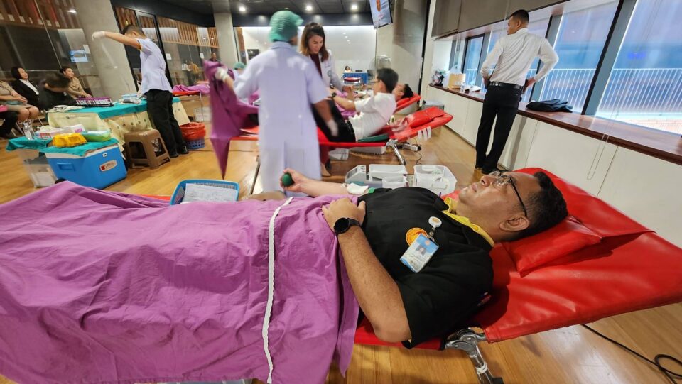 วุฒิสภาผ่าวิกฤติชายแดน! รวมพลัง สว.- ข้าราชการ บริจาคเลือดช่วยผู้ประสบภัยเหตุปะทะ