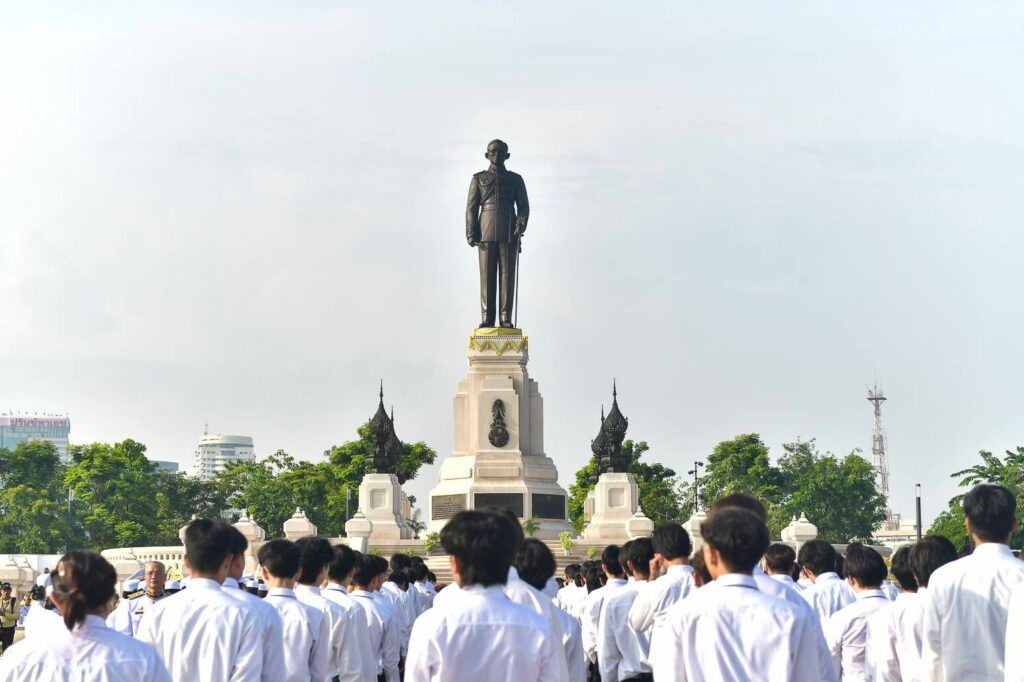 นายกรัฐมนตรี นำคณะรัฐมนตรีวางพวงมาลาเนื่องในวันนวมินทรมหาราช 13 ตุลาคม 2568 นายกรัฐมนตรี นำคณะรัฐมนตรีวางพวงมาลาเนื่องในวันนวมินทรมหาราช 13 ตุลาคม 2568