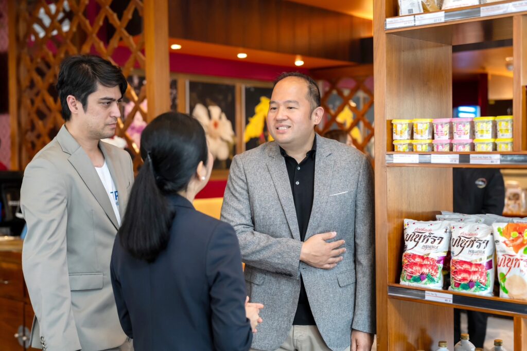“DITP” ตรวจเยี่ยมร้านอาหาร Thai SELECT เมืองดูไบ มอบทูตพาณิชย์เดินหน้าประชาสัมพันธ์ต่อเนื่อง ดันมูลค่าส่งออกวัตถุดิบไทยสู่ตะวันออกกลาง “DITP” ตรวจเยี่ยมร้านอาหาร Thai SELECT เมืองดูไบ มอบทูตพาณิชย์เดินหน้าประชาสัมพันธ์ต่อเนื่อง ดันมูลค่าส่งออกวัตถุดิบไทยสู่ตะวันออกกลาง