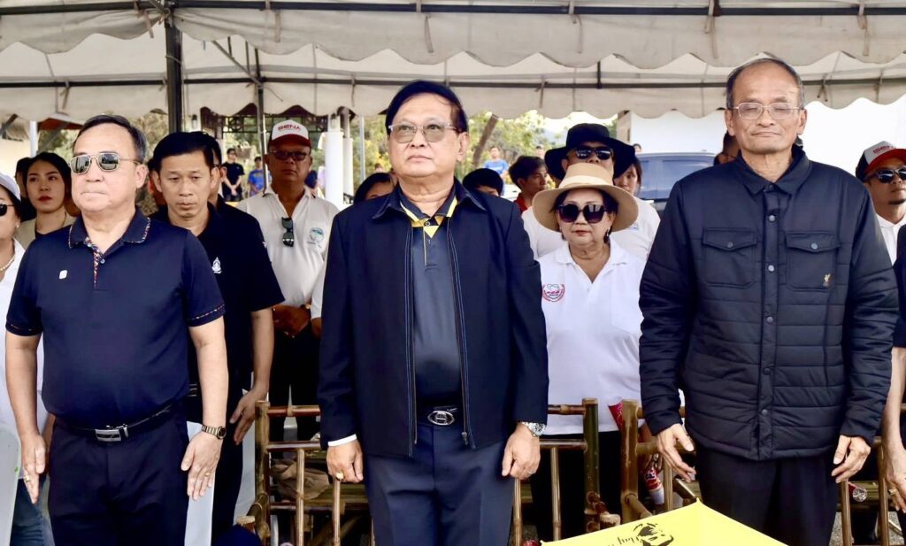 เปิดยิ่งใหญ่ บิ๊กไบค์รวมพลัง จุดกระแสท่องเที่ยวนครนายก ธงชาติยักษ์สะบัด! บิ๊กไบค์รวมพลัง จุดกระแสท่องเที่ยวนครนายก