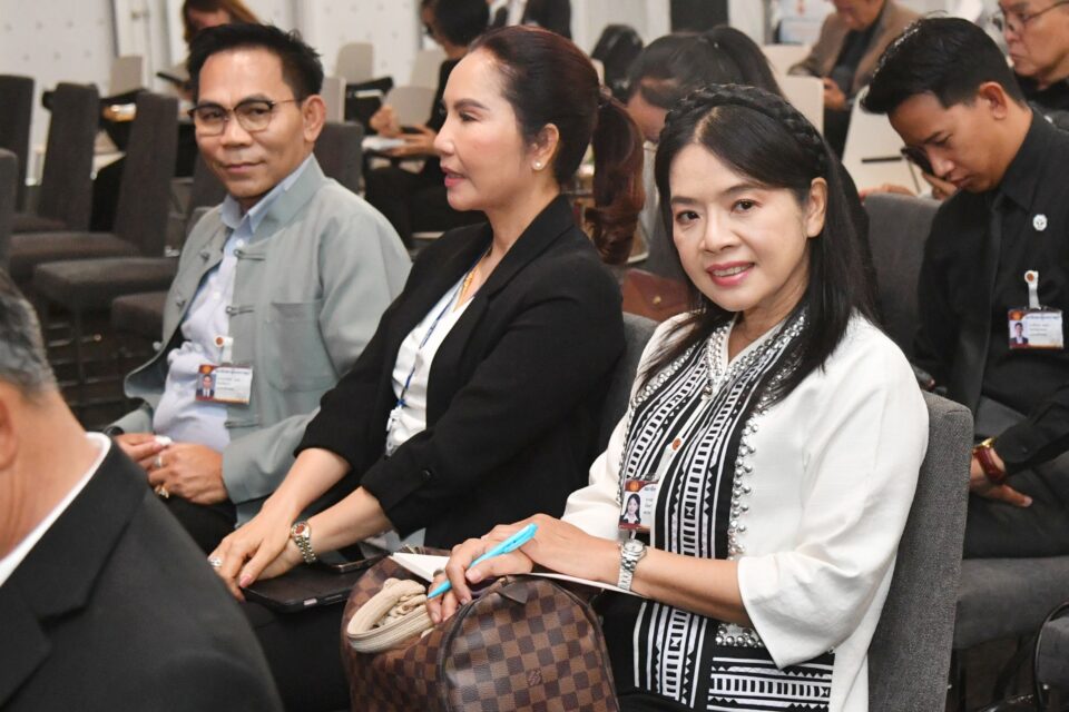 “โสภณ” เปิดสัมมนาสภาไทย “สุภานันท์” นำทัพ สส.หน้าใหม่สวมผ้าไทย ขานรับประหยัดพลังงาน “โสภณ” เปิดสัมมนาสภาไทย “สุภานันท์” นำทัพ สส.หน้าใหม่สวมผ้าไทย ขานรับประหยัดพลังงาน