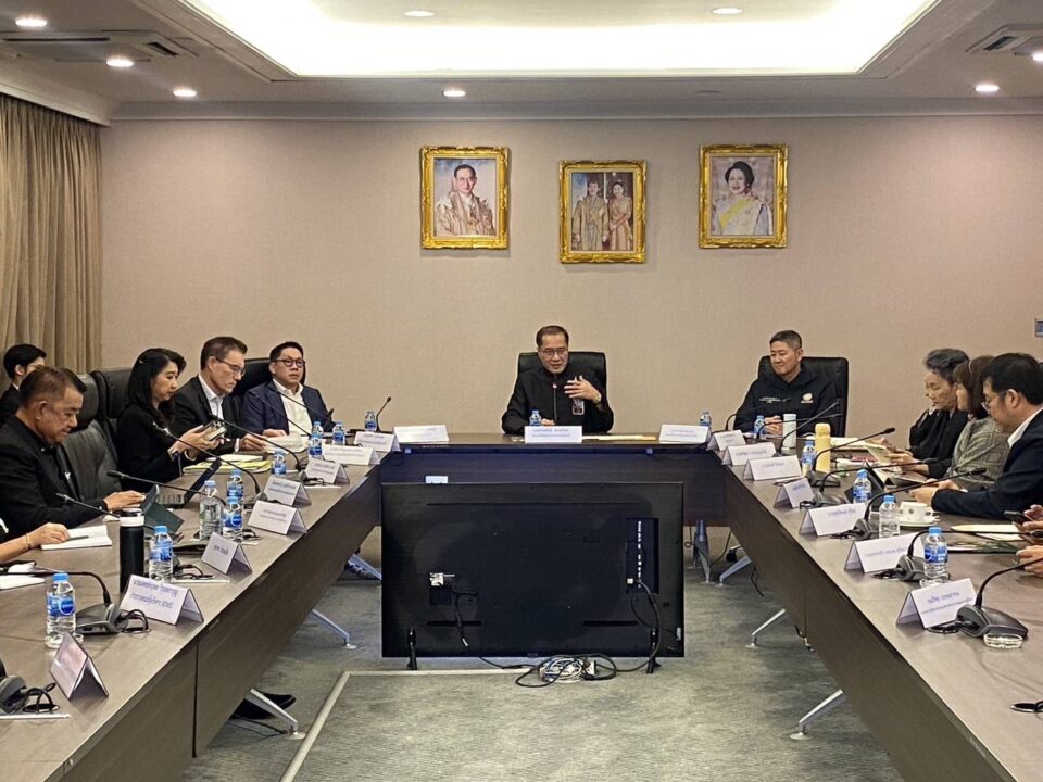 "วีระศักดิ์" นั่งหัวโต๊ะเปิดทำเนียบฯ ระดมกึ๋นรัฐ-เอกชน คิกออฟ "Value Tourism" อัปเกรดท่องเที่ยวไทย "วีระศักดิ์" นั่งหัวโต๊ะเปิดทำเนียบฯ ระดมกึ๋นรัฐ-เอกชน คิกออฟ "Value Tourism" อัปเกรดท่องเที่ยวไทย
