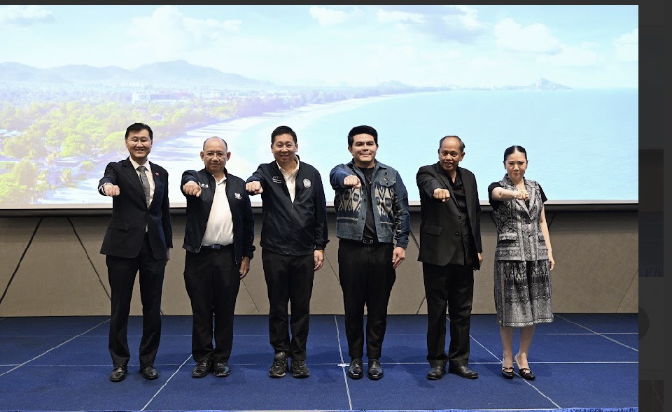 “รมว.สุรศักดิ์” ควง “พัทรพงศ์“ลงพื้นที่หัวหิน ดันสนามบินบ่อฝ้ายสู่ระดับนานาชาติ “รมว.สุรศักดิ์” ควง “พัทรพงศ์“ลงพื้นที่หัวหิน ดันสนามบินบ่อฝ้ายสู่ระดับนานาชาติ