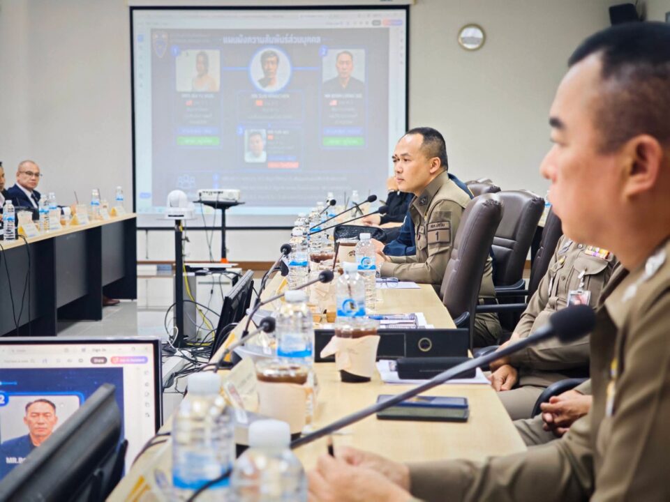 กมธ.กฎหมาย วุฒิสภา ลุย บช.ภ.2 “สว.กิติศักดิ์” จี้สกัดนอมินีจีนฮุบ EEC กมธ.กฎหมาย วุฒิสภา ลุย บช.ภ.2 “สว.กิติศักดิ์” จี้สกัดนอมินีจีนฮุบ EEC