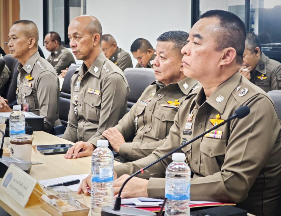 กมธ.กฎหมาย วุฒิสภา ลุย บช.ภ.2 “สว.กิติศักดิ์” จี้สกัดนอมินีจีนฮุบ EEC กมธ.กฎหมาย วุฒิสภา ลุย บช.ภ.2 “สว.กิติศักดิ์” จี้สกัดนอมินีจีนฮุบ EEC