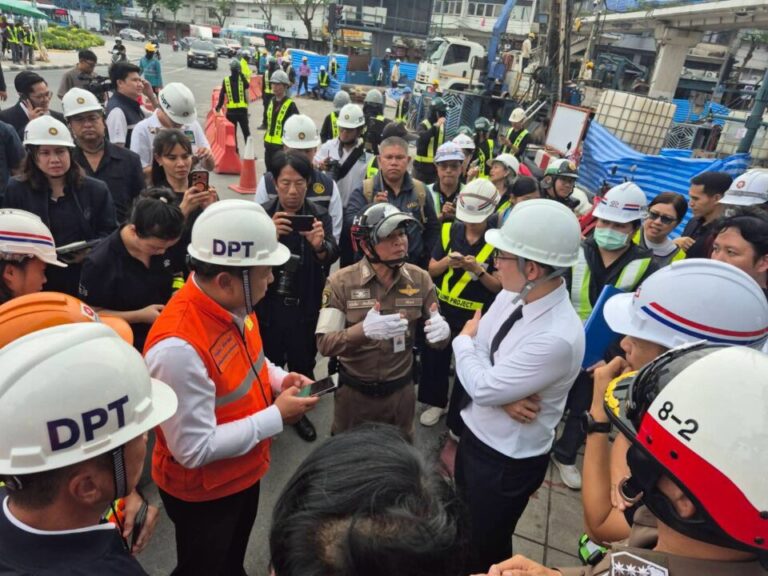 มท.4 “วรศิษฎ์” พร้อมด้วย ราชรถ 2 “สิริพงศ์” ลงพื้นที่ติดตามการกรณีเหตุการณ์ถนนทรุดตัวบริเวณใกล้วงเวียนใหญ่