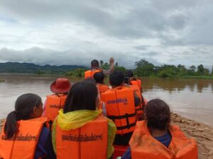ทีมเครือข่ายมูลนิธิอาสาเพื่อนพึ่ง (ภาฯ) ยามยาก สภากาชาดไทย เข้าพื้นที่ให้ความช่วยเหลือผู้ประสบอุทกภัยในพื้นที่จังหวัดน่าน ทีมเครือข่ายมูลนิธิอาสาเพื่อนพึ่ง (ภาฯ) ยามยาก สภากาชาดไทย เข้าพื้นที่ให้ความช่วยเหลือผู้ประสบอุทกภัยในพื้นที่จังหวัดน่าน